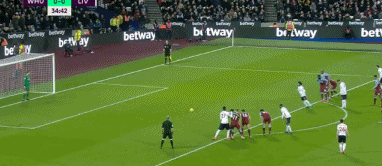 火药味！陶汉林垫脚纪卓违体犯规引刘维伟暴怒 冲到球场内质疑裁判吃T