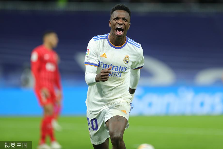 “你不是梅西C罗”！范戴克公开力挺后，萨拉赫仍被狠批