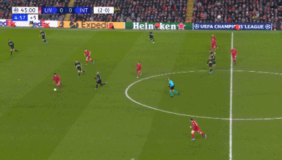 记者：阿隆索国家德比惹恼维尼修斯后，曾让米利唐去找他谈谈