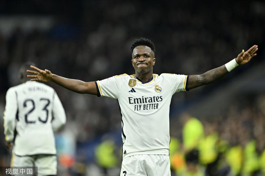 今天体能考验很大！杨瀚森次节被换下脸露疲倦