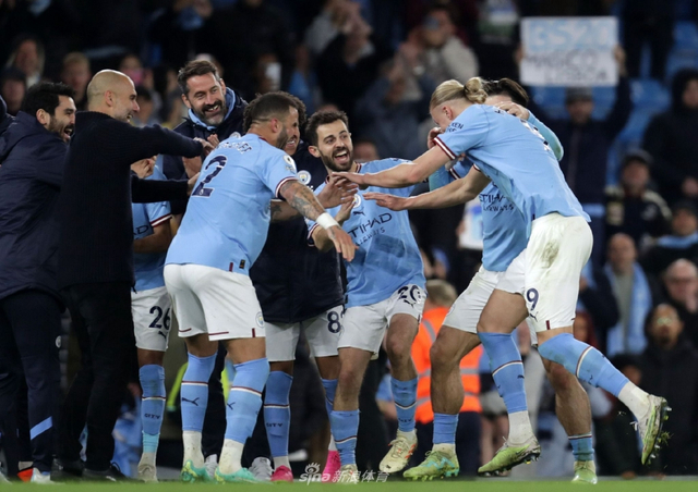 阿根廷球员看女儿球赛时与他人发生争执，被汽车钥匙刺伤头部